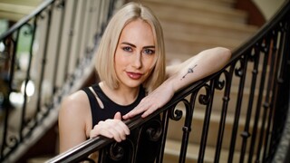 Coach Brandi's Naughty Girls: A Piercing, Kissing Affair - pornografi terbaik 24/7 di HOTSEXVIDEOS24.COM