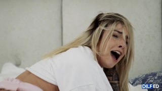  Teen Stepdaughter's Wild Ride with Derrick Pierce - die beste Porno 24/7 auf HOTSEXVIDEOS24.COM
