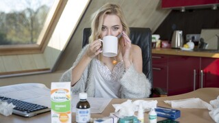 Blonde Bombshell Enjoys Old-School Sex - найкраще порно 24/7 на HOTSEXVIDEOS24.COM