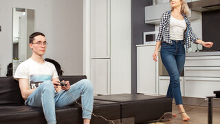No time for games when stepsister wants to fuck - il miglior porno 24/7 su HOTSEXVIDEOS24.COM