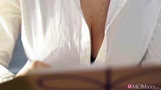 Czech MILF Teacher Seduces Student with Big Natural Tits - le meilleur porno 24/7 sur HOTSEXVIDEOS24.COM