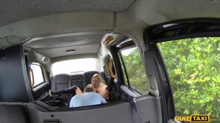 Rimming in a Moving Vehicle - die beste Porno 24/7 auf HOTSEXVIDEOS24.COM