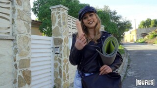 Massive Dildo Alert: You Dropped It! - หนังโป๊ที่ดีที่สุด 24/7 บน HOTSEXVIDEOS24.COM