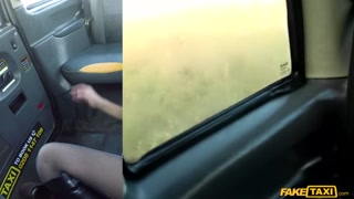 Cumshot on Tits in the Car - die beste Porno 24/7 auf HOTSEXVIDEOS24.COM