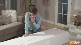 Face Sitting on a Sex Machine - porno terbaik 24/7 di HOTSEXVIDEOS24.COM