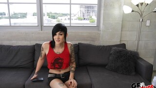 Shaved Pussy Nikki Hearts Gets Pierced - o melhor porno 24/7 no HOTSEXVIDEOS24.COM