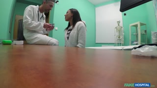 Athletic Babe Fucks Doctor in Thong - die beste Porno 24/7 auf HOTSEXVIDEOS24.COM