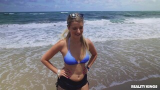Young Blonde's First Beach Fuck - pornografi terbaik 24/7 di HOTSEXVIDEOS24.COM