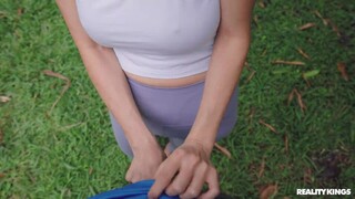 Interracial Outdoor Fuck - Nade Nasty Takes a Big Cock - die beste Porno 24/7 auf HOTSEXVIDEOS24.COM