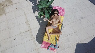 Milf Masturbates By The Pool - il miglior porno 24/7 su HOTSEXVIDEOS24.COM
