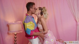 Blonde Princess Blows and Sucks in Trimmed Porn - il miglior porno 24/7 su HOTSEXVIDEOS24.COM