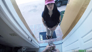 Money For Sex: Delivery Girl Kimber Woods Gets A Fat Tip - pornografi terbaik 24/7 di HOTSEXVIDEOS24.COM