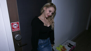 My Stepmom Wants My Tongue in Her Pussy - Alix Lynx - il miglior porno 24/7 su HOTSEXVIDEOS24.COM