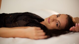 Sapphira’s Shaved & Ready for Lesbian Action - HOTSEXVIDEOS24.COMで24/7最高のポルノ
