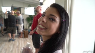 Petite Gina Valentina Sucks Dick Behind the Scenes - HOTSEXVIDEOS24.COM에서 24/7 최고의 포르노