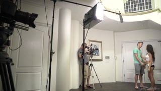 Sibling Perks: Hot BTS Sex with Lily Adams - 在HOTSEXVIDEOS24.COM上24/7的最佳色情内容