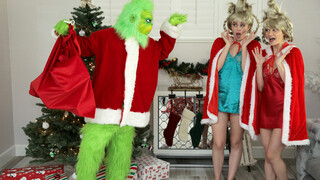 Blonde Stepsister Orgasms on Stepbro’s Cock - Christmas Sex - il miglior porno 24/7 su HOTSEXVIDEOS24.COM