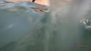 Lily Jordan's beach striptease in Hawaii - Shaved pussy & sexy moves - o melhor porno 24/7 no HOTSEXVIDEOS24.COM