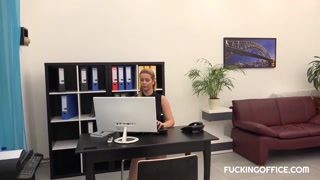 Deepthroat Queen Nikky Dream Pleases Boss in Steamy Scene - il miglior porno 24/7 su HOTSEXVIDEOS24.COM