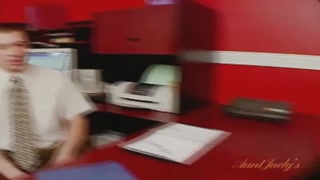 Megan rides dick in the office - 在HOTSEXVIDEOS24.COM上24/7的最佳色情内容