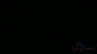 Cumshot on Sydney Cole’s tight beach body with sexy foot fun - il miglior porno 24/7 su HOTSEXVIDEOS24.COM