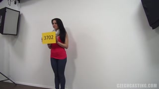 Barbora: Dazzling Czech Brunette in Naughty Casting - il miglior porno 24/7 su HOTSEXVIDEOS24.COM