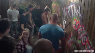 Brunette Czech Babe Takes Big Cock in Group Sex - pornografi terbaik 24/7 di HOTSEXVIDEOS24.COM
