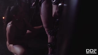 Fetish BDSM: Marta La Croft Submits to Masked Man - najlepsze porno 24/7 na HOTSEXVIDEOS24.COM