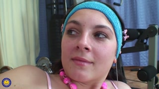 Young babe takes gym fuck from older man - le meilleur porno 24/7 sur HOTSEXVIDEOS24.COM