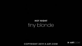 Naughty Blonde Teen Night - die beste Porno 24/7 auf HOTSEXVIDEOS24.COM