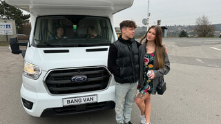 BangVan Outdoor Hookup: Olivia Sparkle, Jennifer Mendez, Charlie Dean Get Hardcore - nejlepší porno 24/7 na HOTSEXVIDEOS24.COM