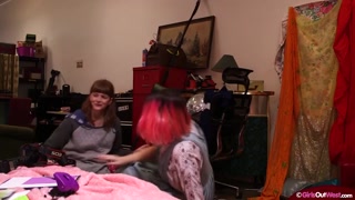 Brigitte & Sonia: Uncensored Behind the Scenes - o melhor porno 24/7 no HOTSEXVIDEOS24.COM