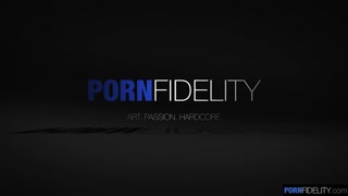 Noemie Takes Ryan's Dick Up Her Ass - nejlepší porno 24/7 na HOTSEXVIDEOS24.COM