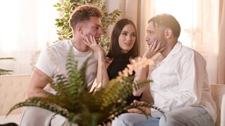 Double Feature Blowjob Bonanza - die beste Porno 24/7 auf HOTSEXVIDEOS24.COM