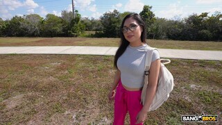 Loa Latina's Natural Tits Bounce - il miglior porno 24/7 su HOTSEXVIDEOS24.COM