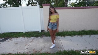 Amateur Charlotte's Outdoor Bus Fun - oglądaj gorące filmy porno na HOTSEXVIDEOS24.COM