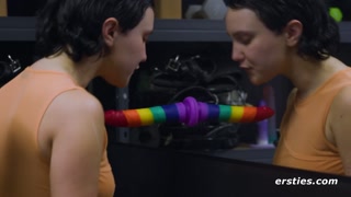 Feet and Fingering with Alison & Hannah - de beste porno 24/7 op HOTSEXVIDEOS24.COM