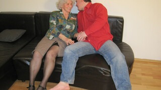 Hot 78-Year-Old Maria Gets Fingered & Sucked - pornografi terbaik 24/7 di HOTSEXVIDEOS24.COM