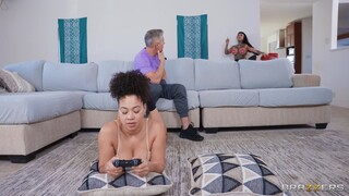 Gamer's Girlfriend Gets Cheated on with Blowjob - o melhor pornô 24/7 no HOTSEXVIDEOS24.COM