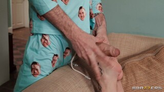 Passionate Consolation with Cousin - nejlepší porno 24/7 na HOTSEXVIDEOS24.COM