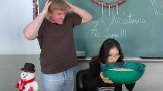 Medium-Titted Kaiya Lynn's Xmas Blowjob - HOTSEXVIDEOS24.COM에서 24/7 최고의 포르노