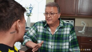 Stepmom's Athletic Body Takes My Cum! - heiße Sexvideos auf HOTSEXVIDEOS24.COM ansehen