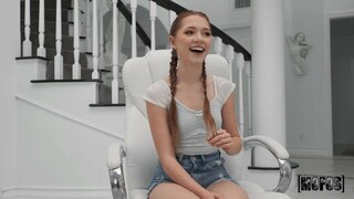 Footjob Fun with Petite Myra - o melhor pornô 24/7 no HOTSEXVIDEOS24.COM