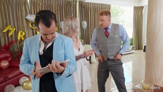  Interracial Threesome: MILF, Black Bridesmaid, and White Guy  - oglądaj gorące filmy porno na HOTSEXVIDEOS24.COM
