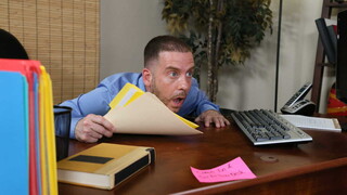 Shaved and Ready: Brooke Beretta's Office Blowjob - il miglior porno 24/7 su HOTSEXVIDEOS24.COM