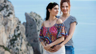 Stasy Rivera's Curly Hair Lesbian Fun - guarda video di sesso caldi su HOTSEXVIDEOS24.COM