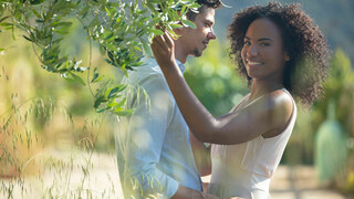 Lovely Couple's Outdoor Striptease - HOTSEXVIDEOS24.COMで24/7最高のポルノ